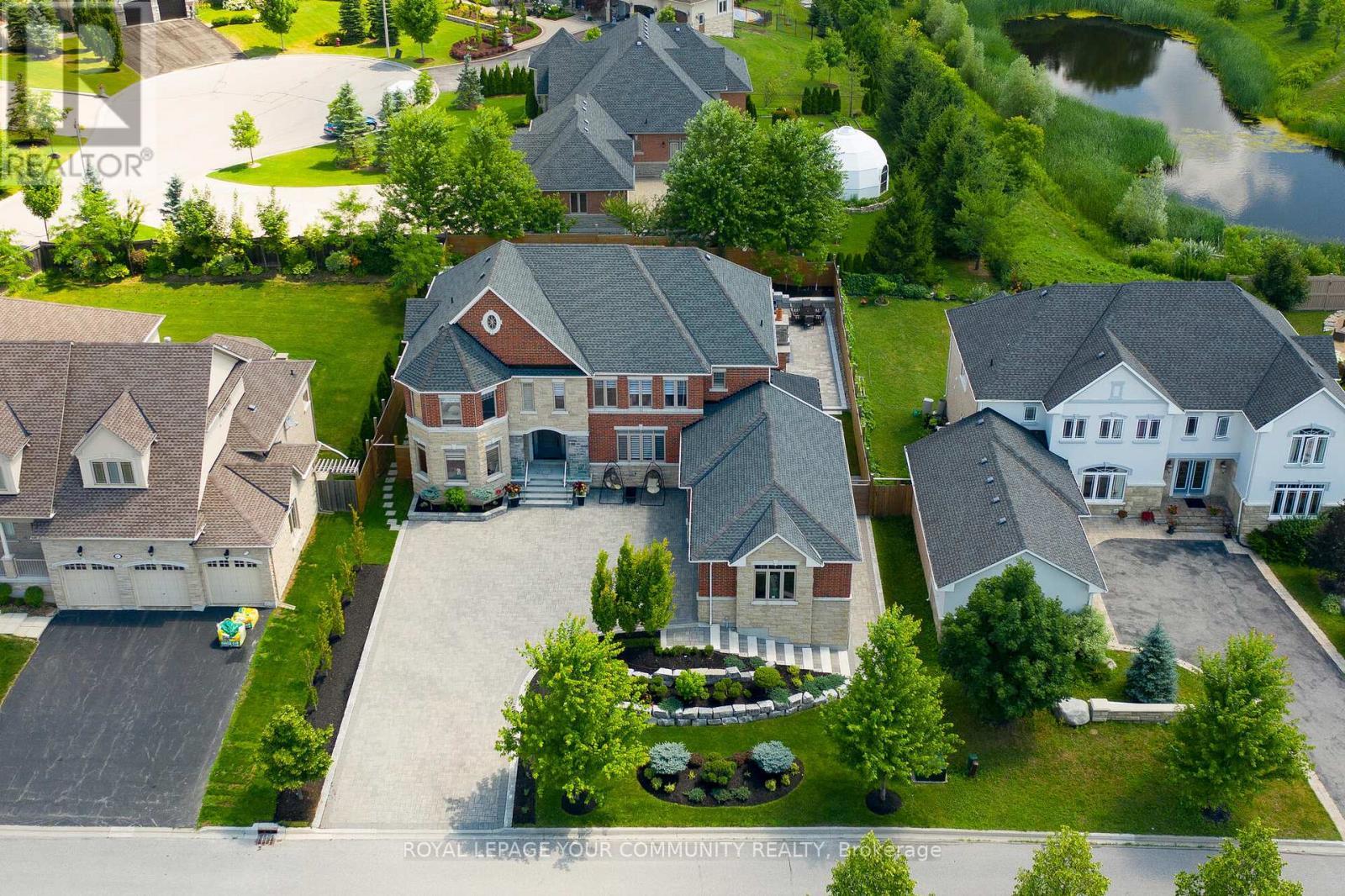 












15 SOLEIL BOULEVARD

,
Aurora,




Ontario
L4G0H4

