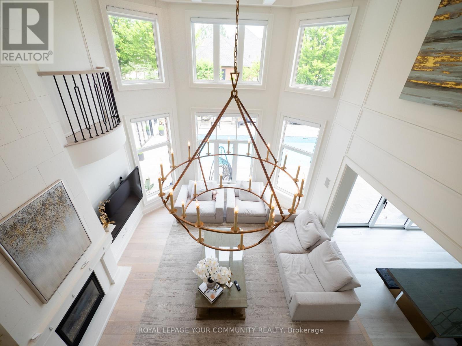 












15 SOLEIL BOULEVARD

,
Aurora,




Ontario
L4G0H4

