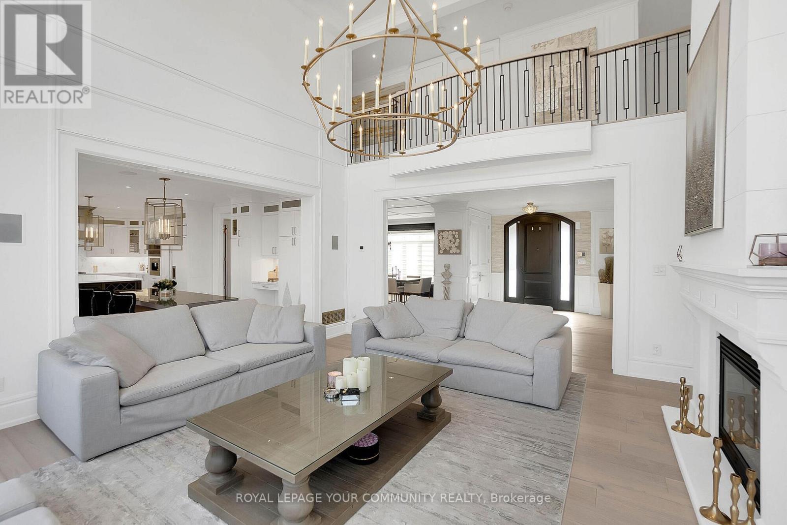 












15 SOLEIL BOULEVARD

,
Aurora,




Ontario
L4G0H4

