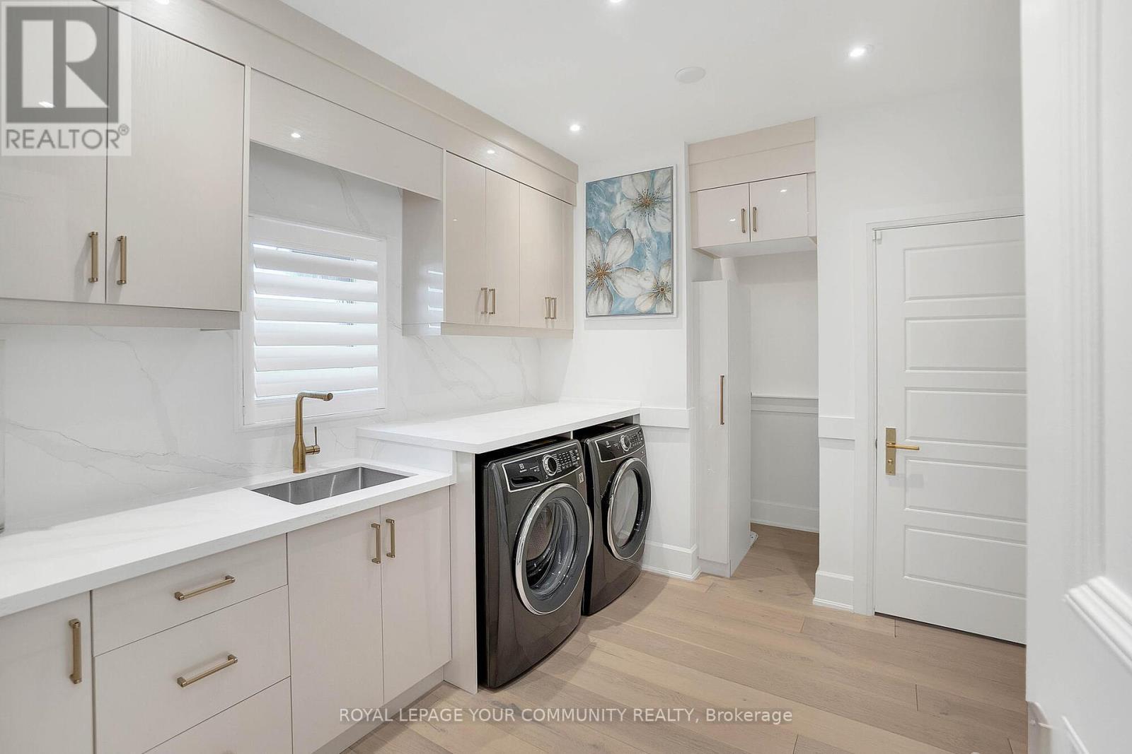 












15 SOLEIL BOULEVARD

,
Aurora,




Ontario
L4G0H4

