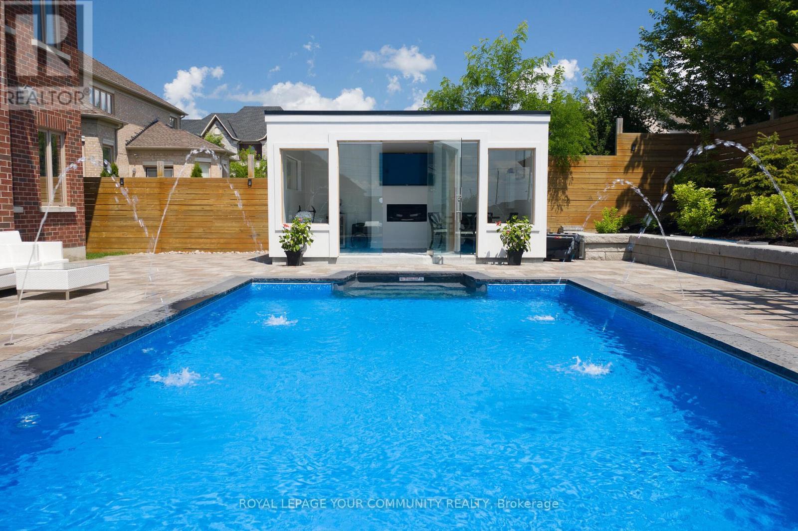 












15 SOLEIL BOULEVARD

,
Aurora,




Ontario
L4G0H4

