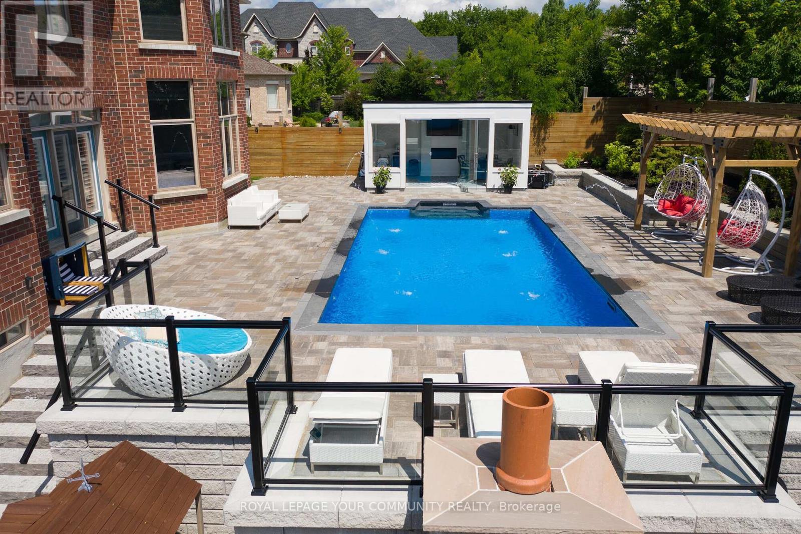 












15 SOLEIL BOULEVARD

,
Aurora,




Ontario
L4G0H4

