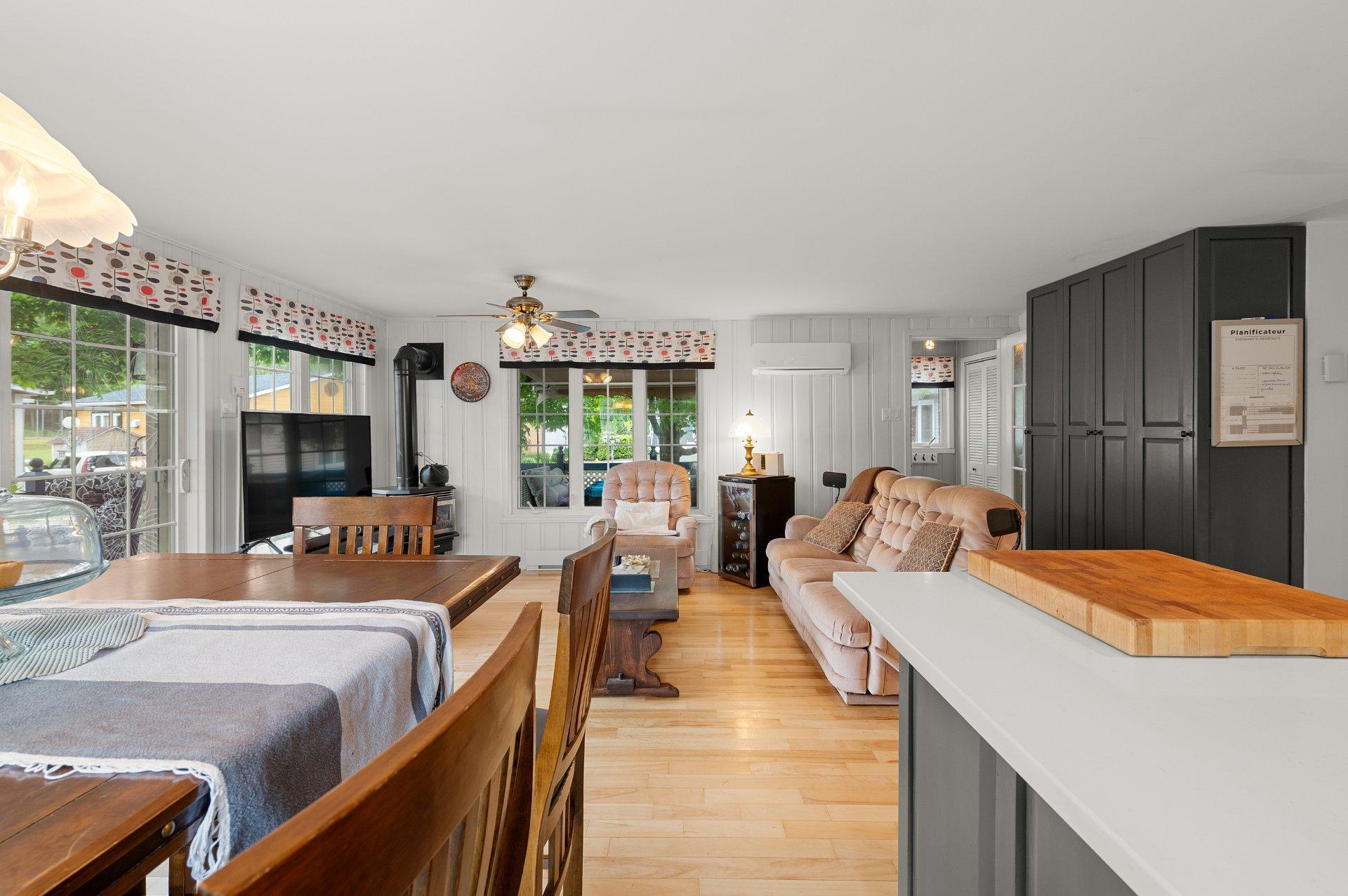 









528


Ch. des Habitations-des-Monts

,
Saint-Sauveur,




QC
J0R1R3

