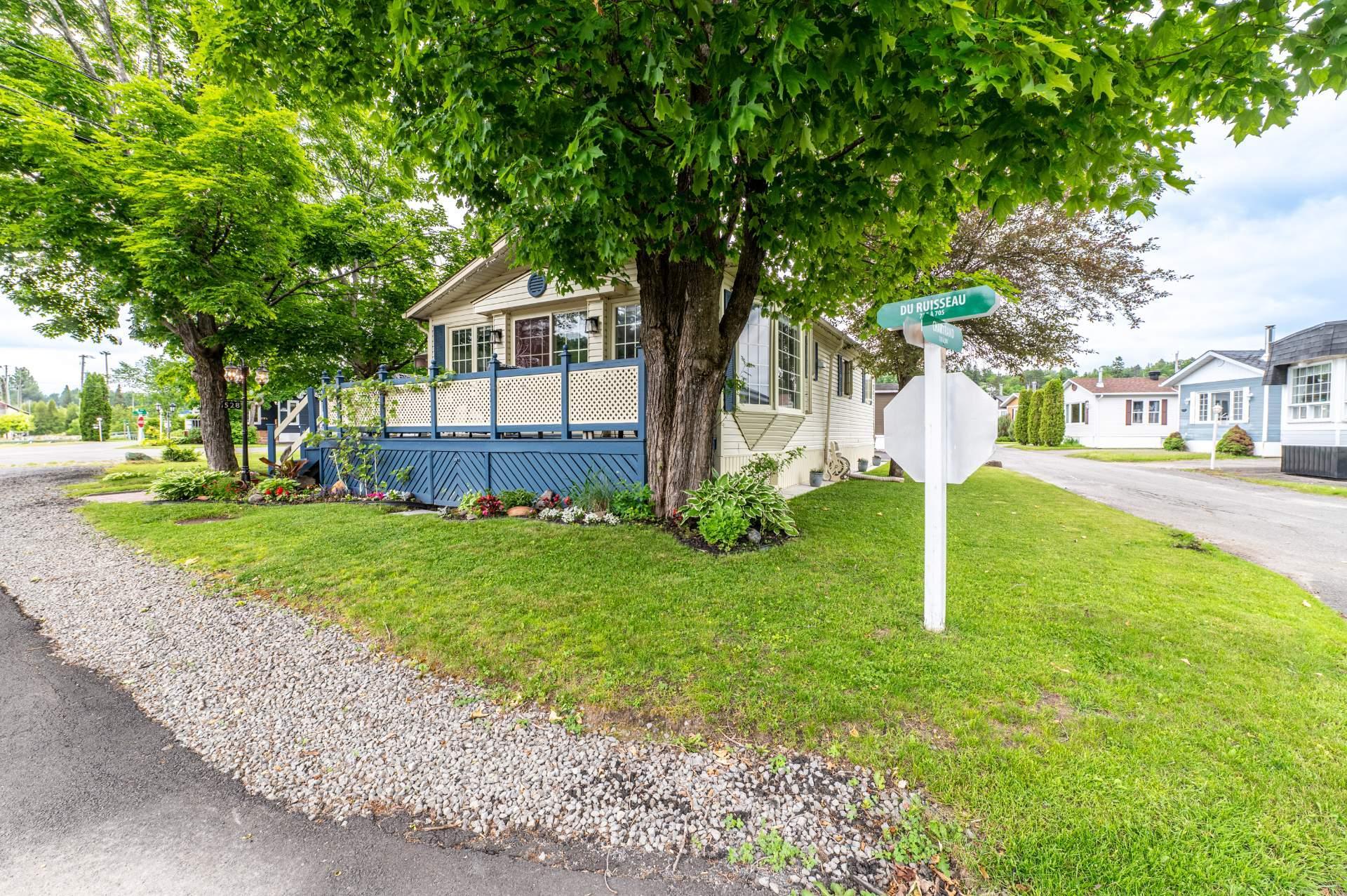 









528


Ch. des Habitations-des-Monts

,
Saint-Sauveur,




QC
J0R1R3

