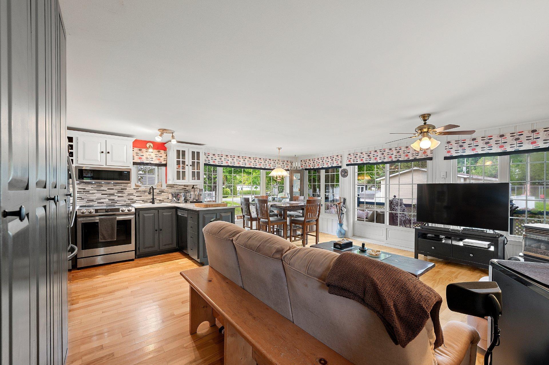 









528


Ch. des Habitations-des-Monts

,
Saint-Sauveur,




QC
J0R1R3

