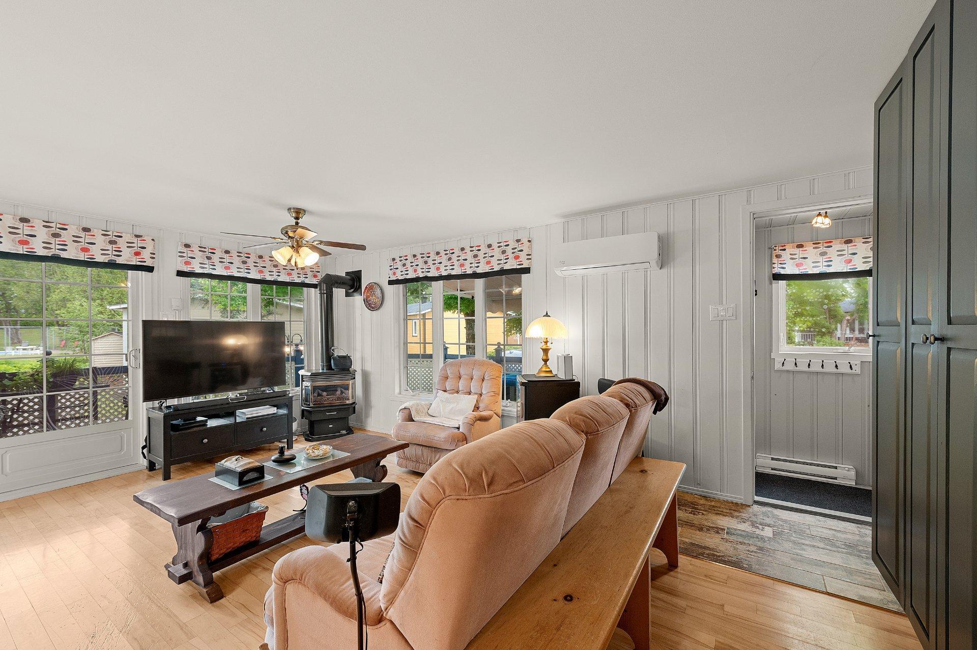 









528


Ch. des Habitations-des-Monts

,
Saint-Sauveur,




QC
J0R1R3

