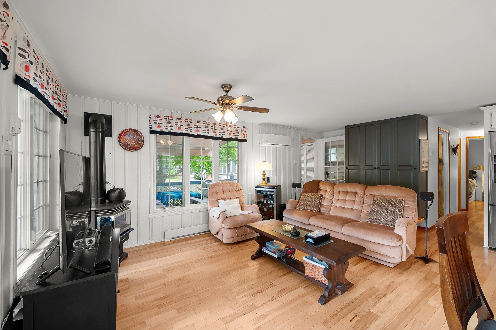 









528


Ch. des Habitations-des-Monts

,
Saint-Sauveur,




QC
J0R1R3

