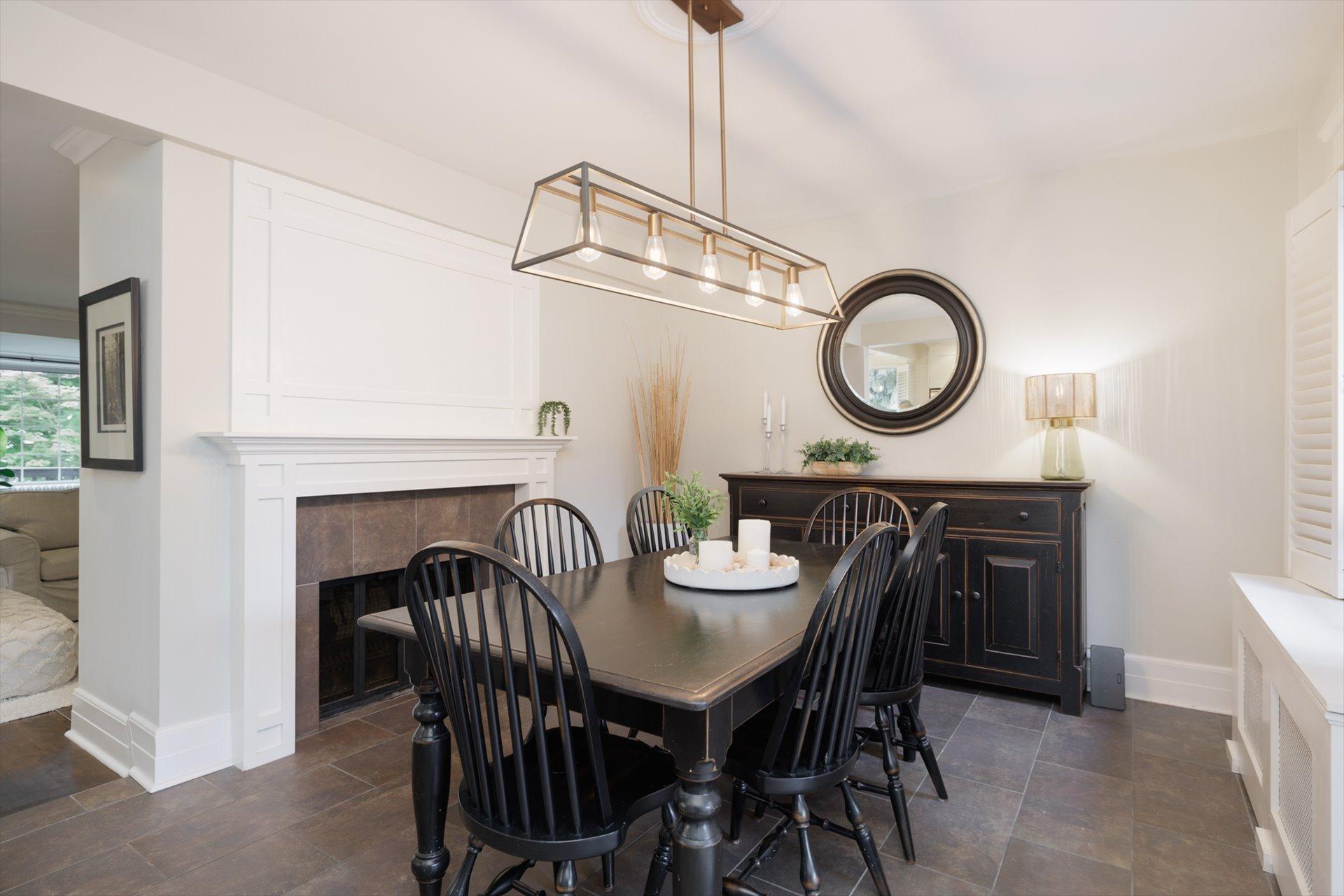 









96


Av. Drayton

,
Pointe-Claire,




QC
H9S4V7

