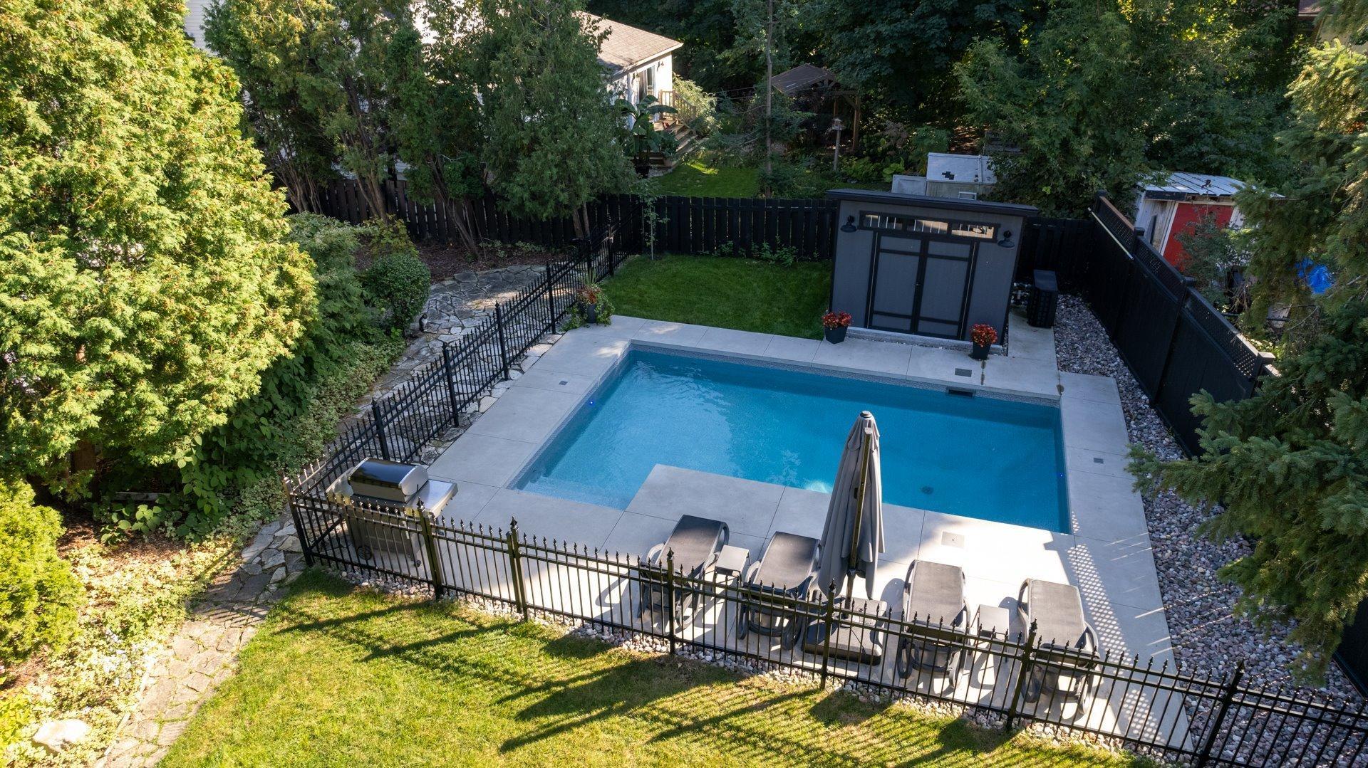 









96


Av. Drayton

,
Pointe-Claire,




QC
H9S4V7

