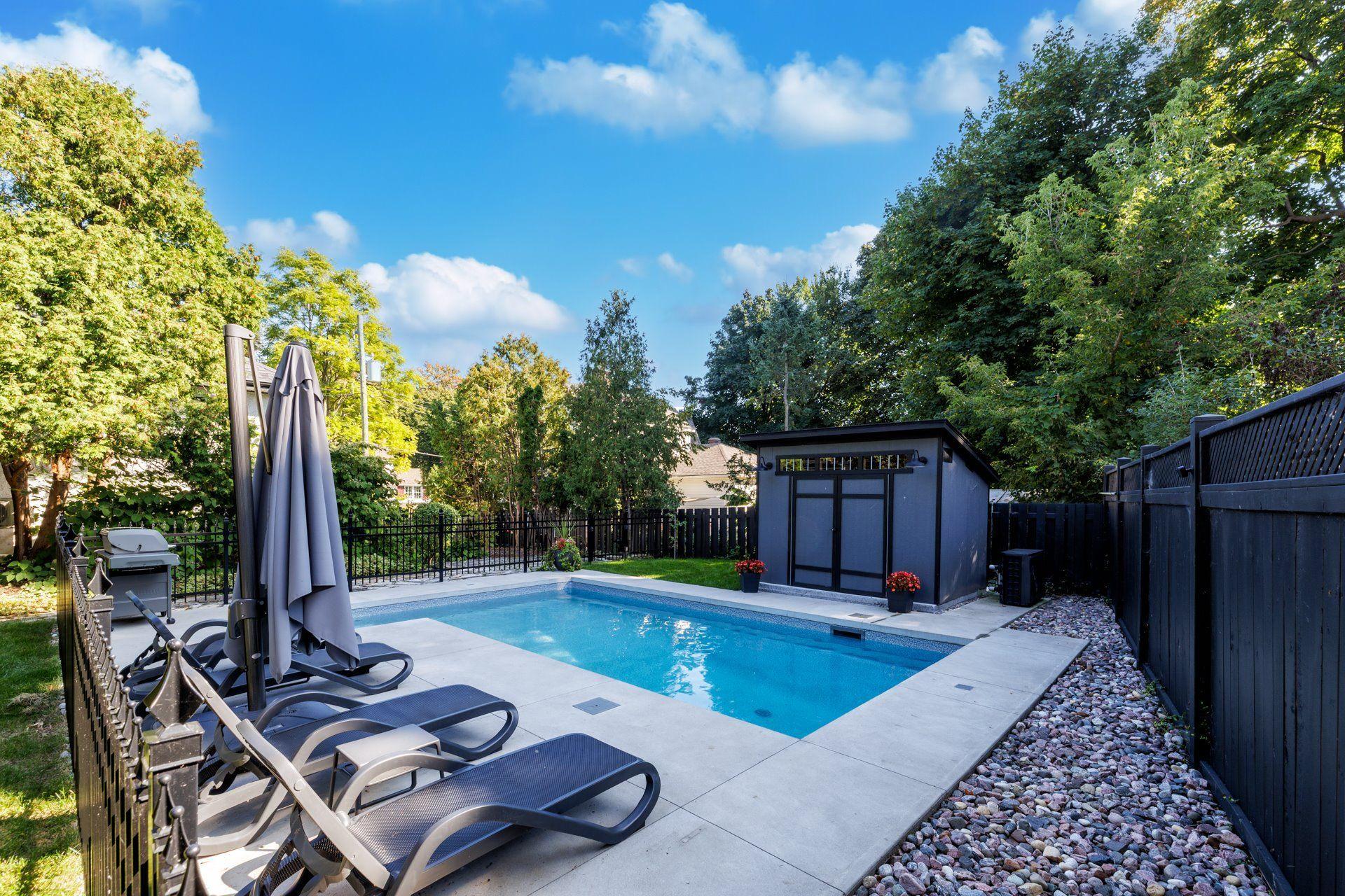 









96


Av. Drayton

,
Pointe-Claire,




QC
H9S4V7

