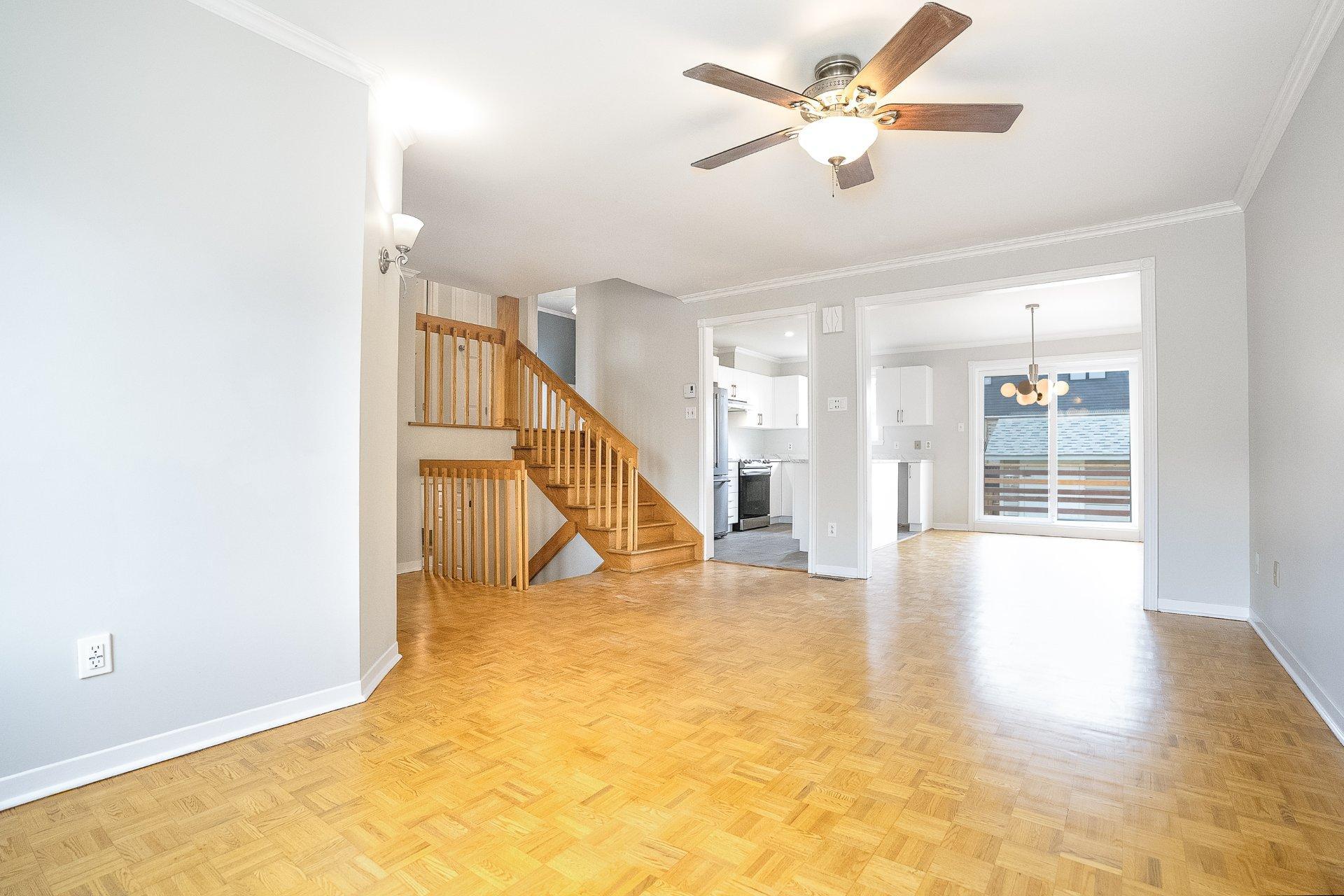 









5647


Rue Auclair

,
Brossard,




QC
J4Z1J4

