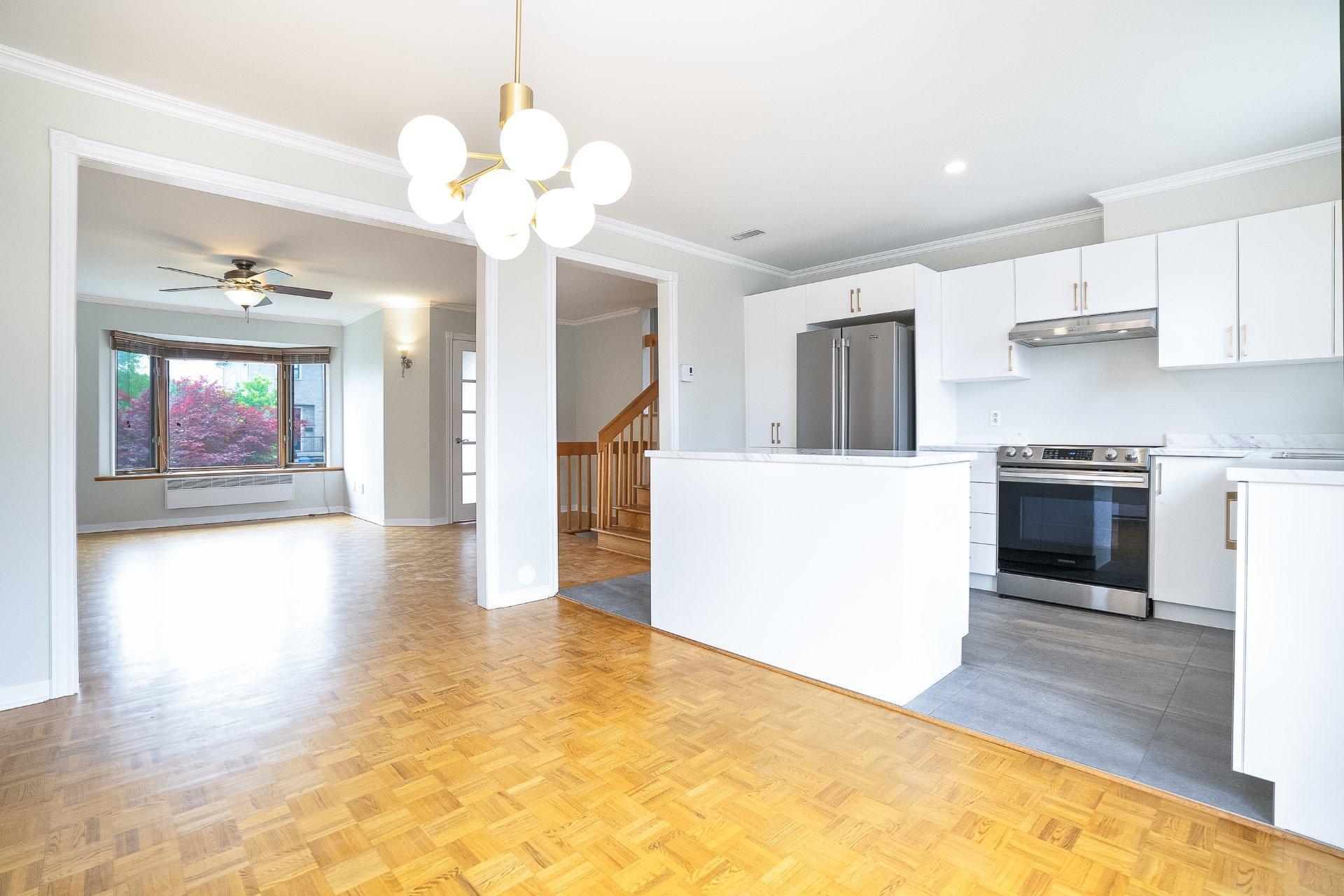 









5647


Rue Auclair

,
Brossard,




QC
J4Z1J4

