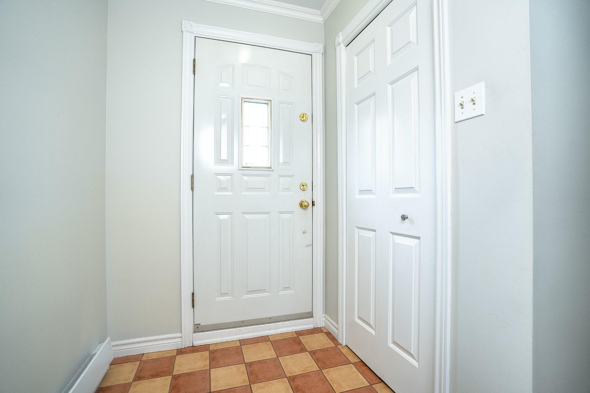 









5647


Rue Auclair

,
Brossard,




QC
J4Z1J4

