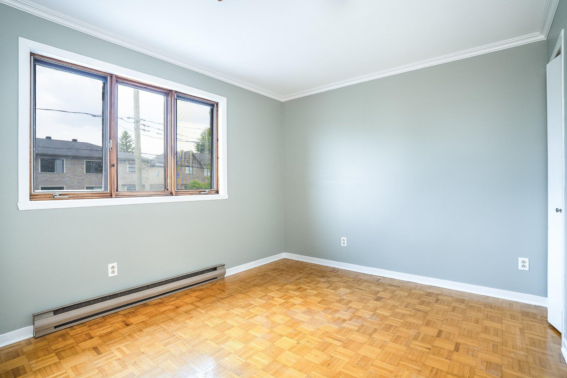 









5647


Rue Auclair

,
Brossard,




QC
J4Z1J4

