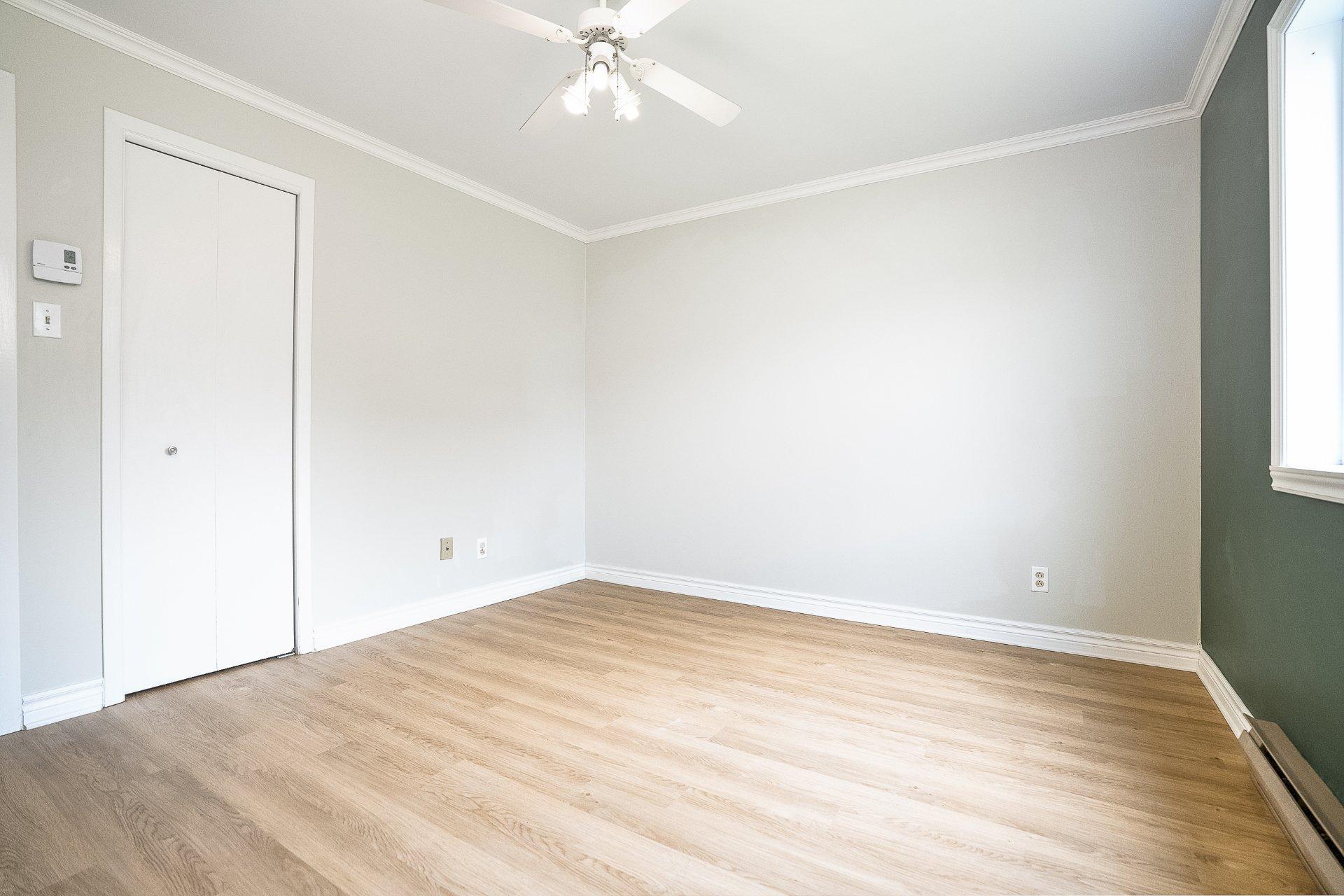 









5647


Rue Auclair

,
Brossard,




QC
J4Z1J4

