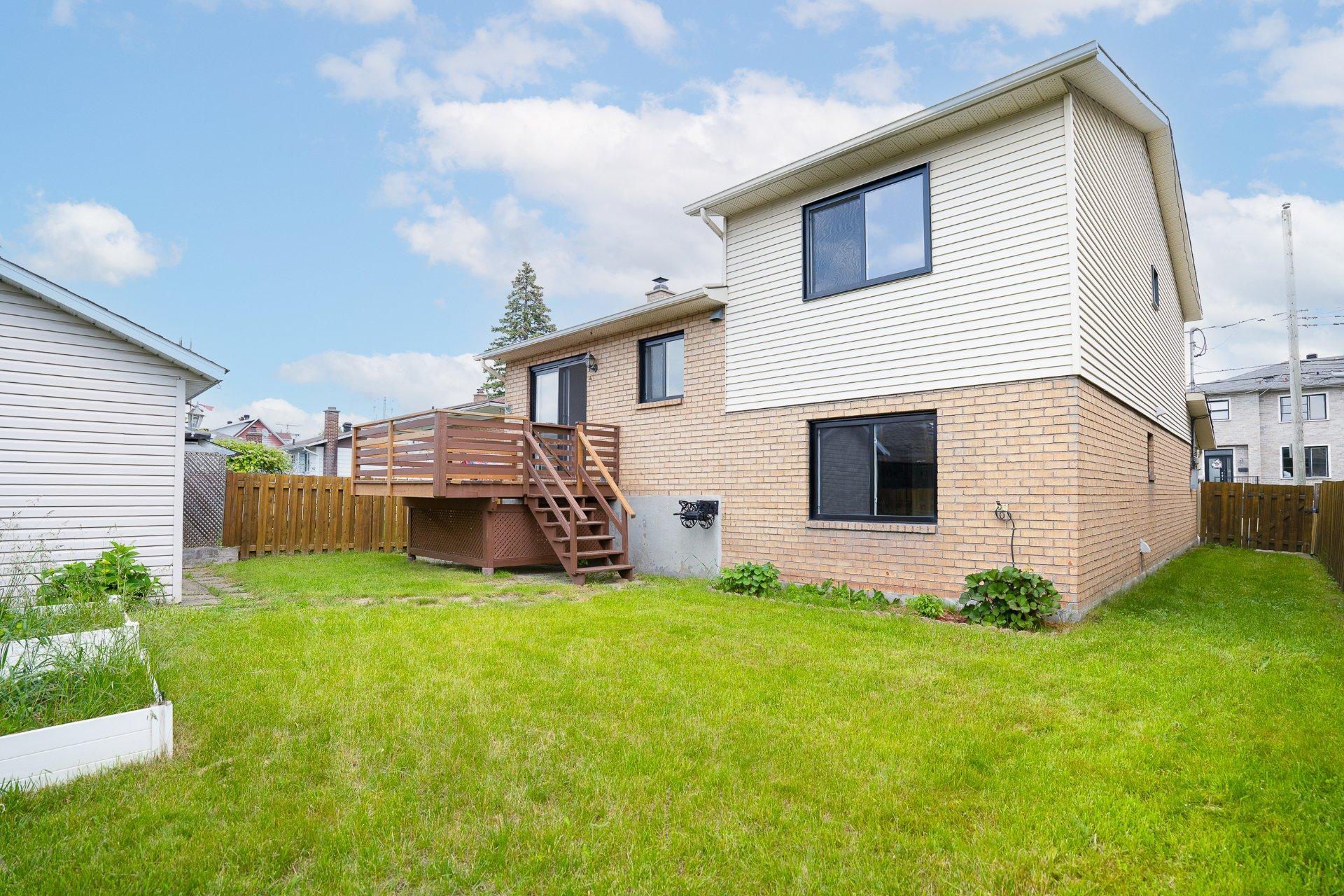 









5647


Rue Auclair

,
Brossard,




QC
J4Z1J4


