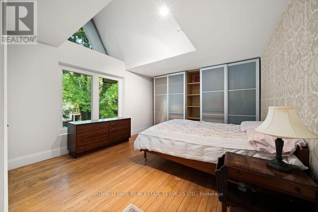 












206 BERKELEY STREET

,
Toronto,




Ontario
M5A2X4

