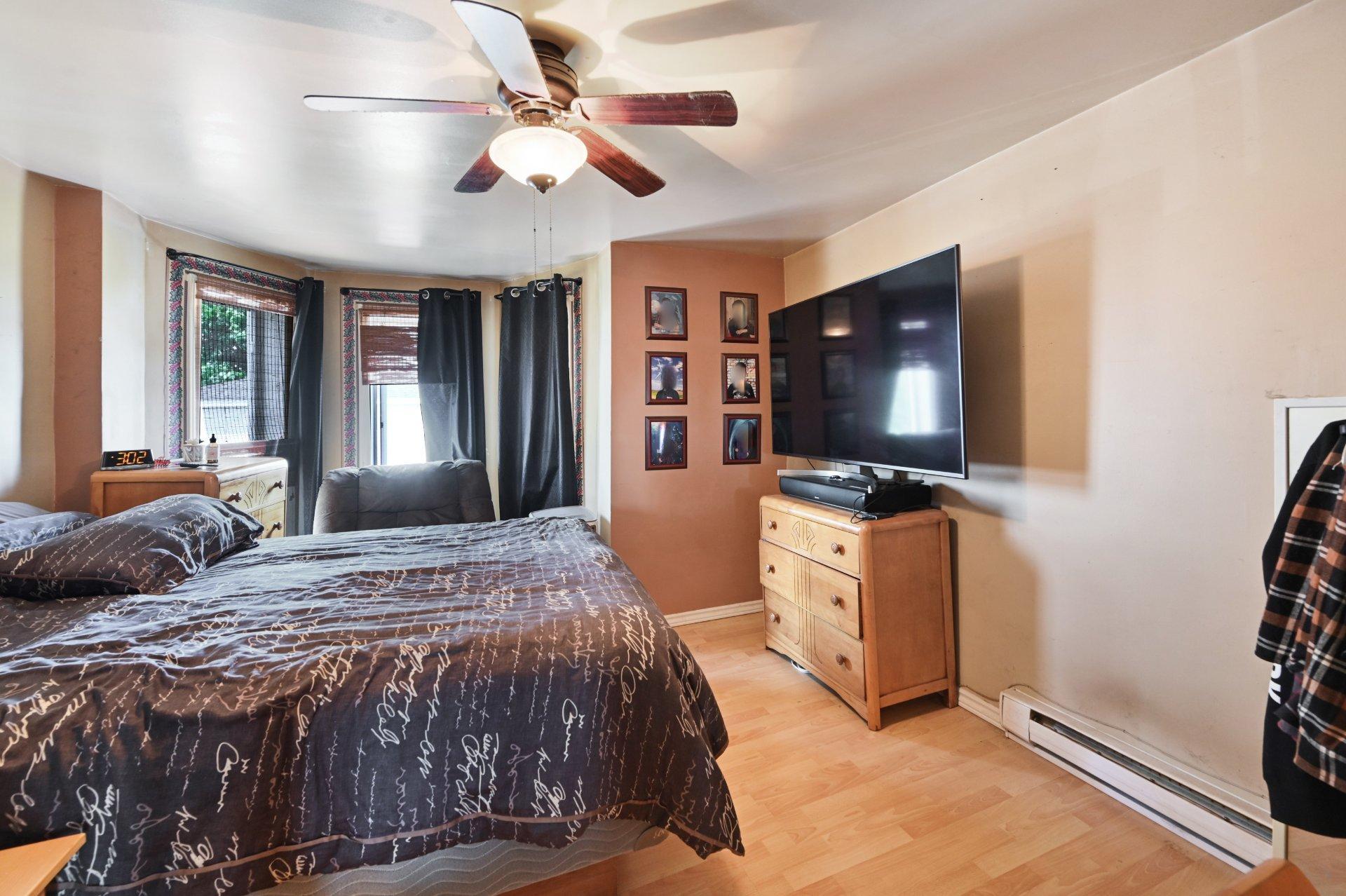 









838


Rue St-Charles

,
Marieville,







QC
J3M1N9

