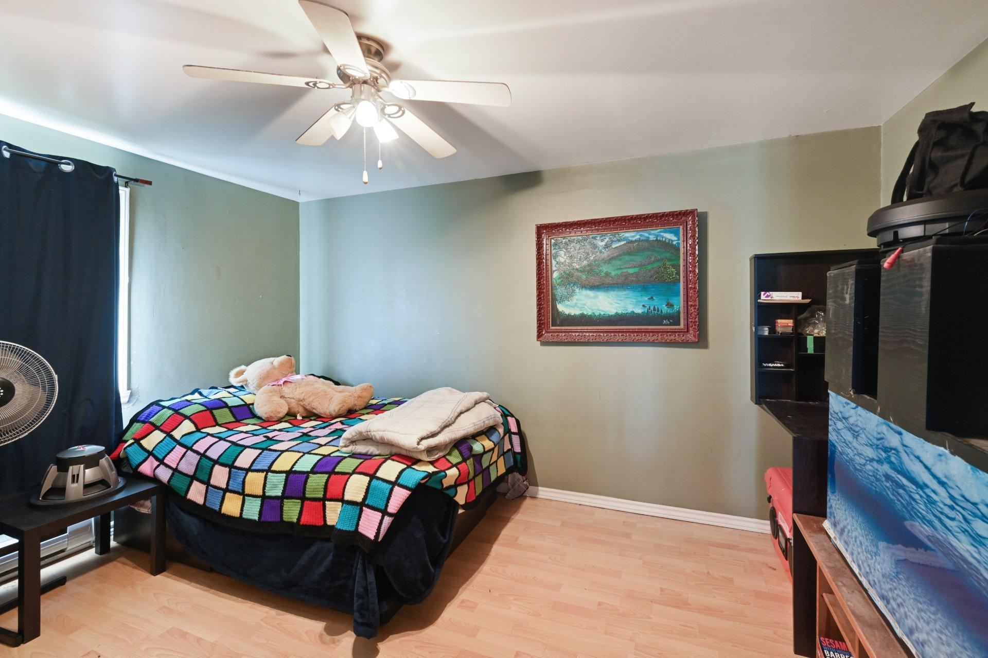 









838


Rue St-Charles

,
Marieville,







QC
J3M1N9

