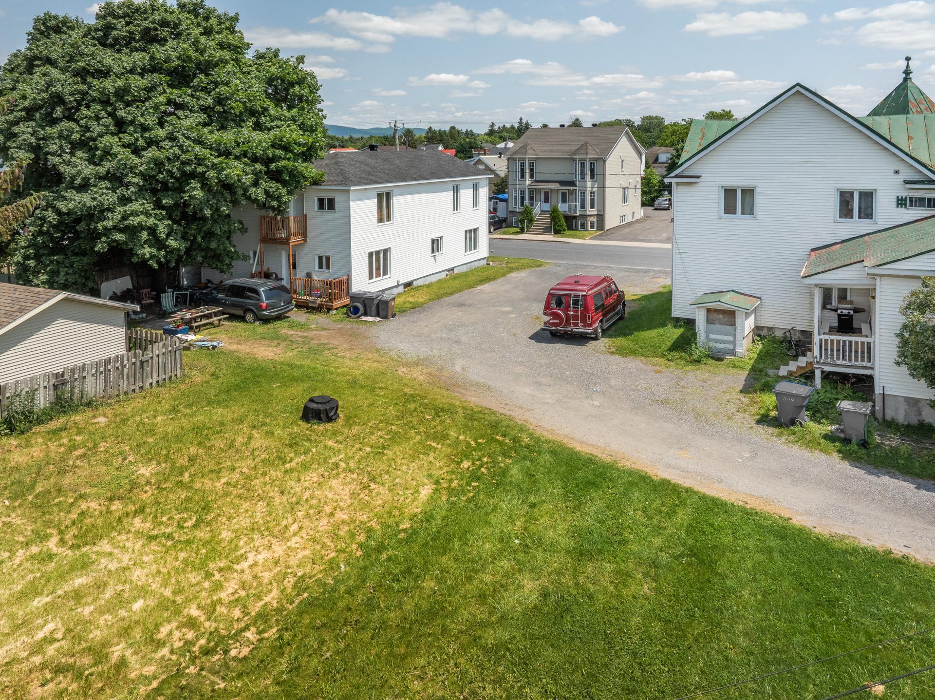 









838


Rue St-Charles

,
Marieville,







QC
J3M1N9

