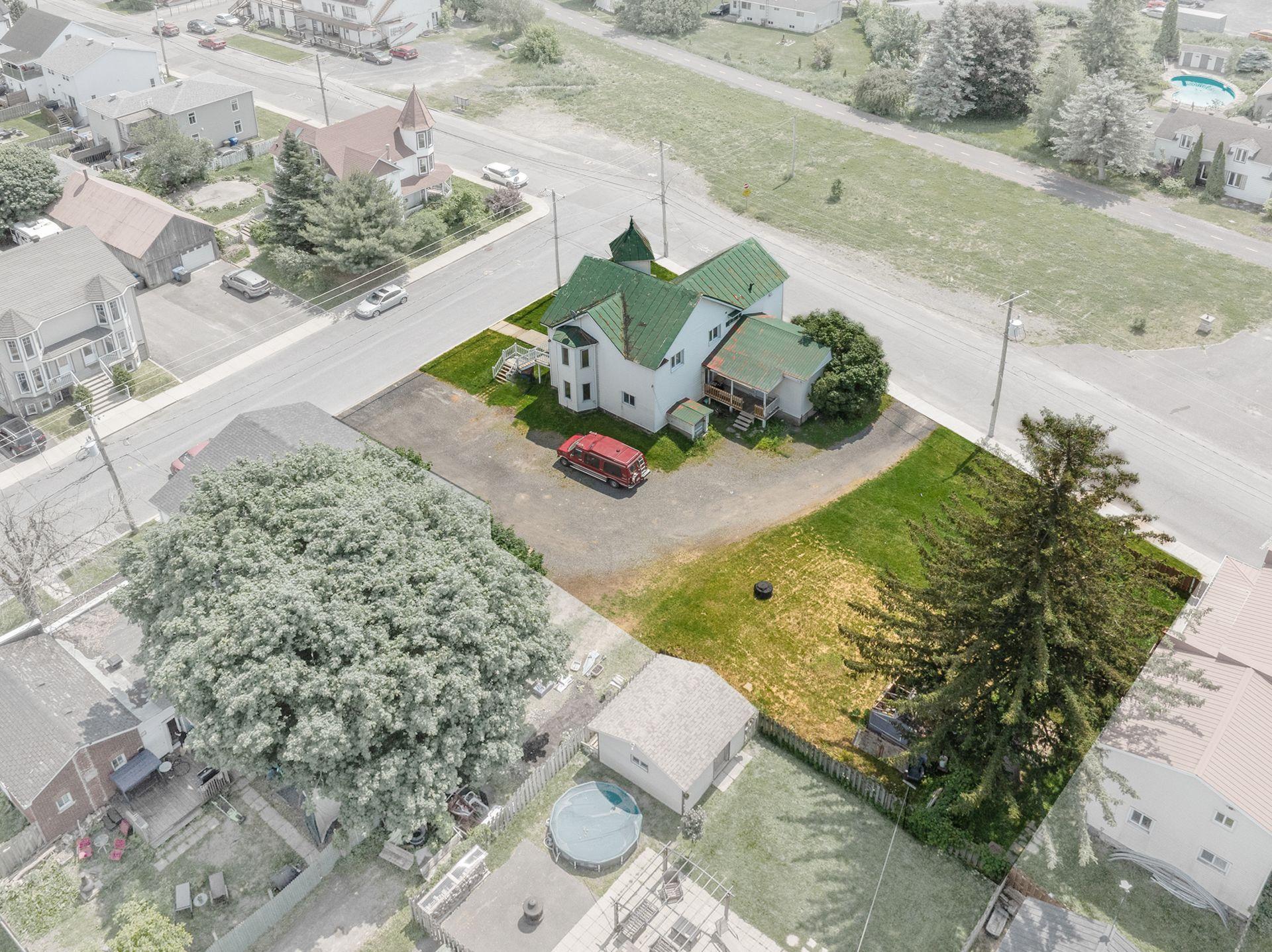 









838


Rue St-Charles

,
Marieville,







QC
J3M1N9

