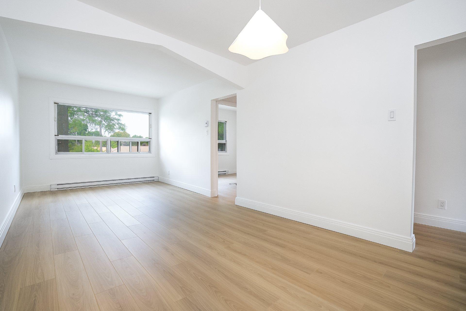 









6628


31e Avenue

,
Montréal (Rosemont/La Petite-Patrie),




QC
H1T3E4

