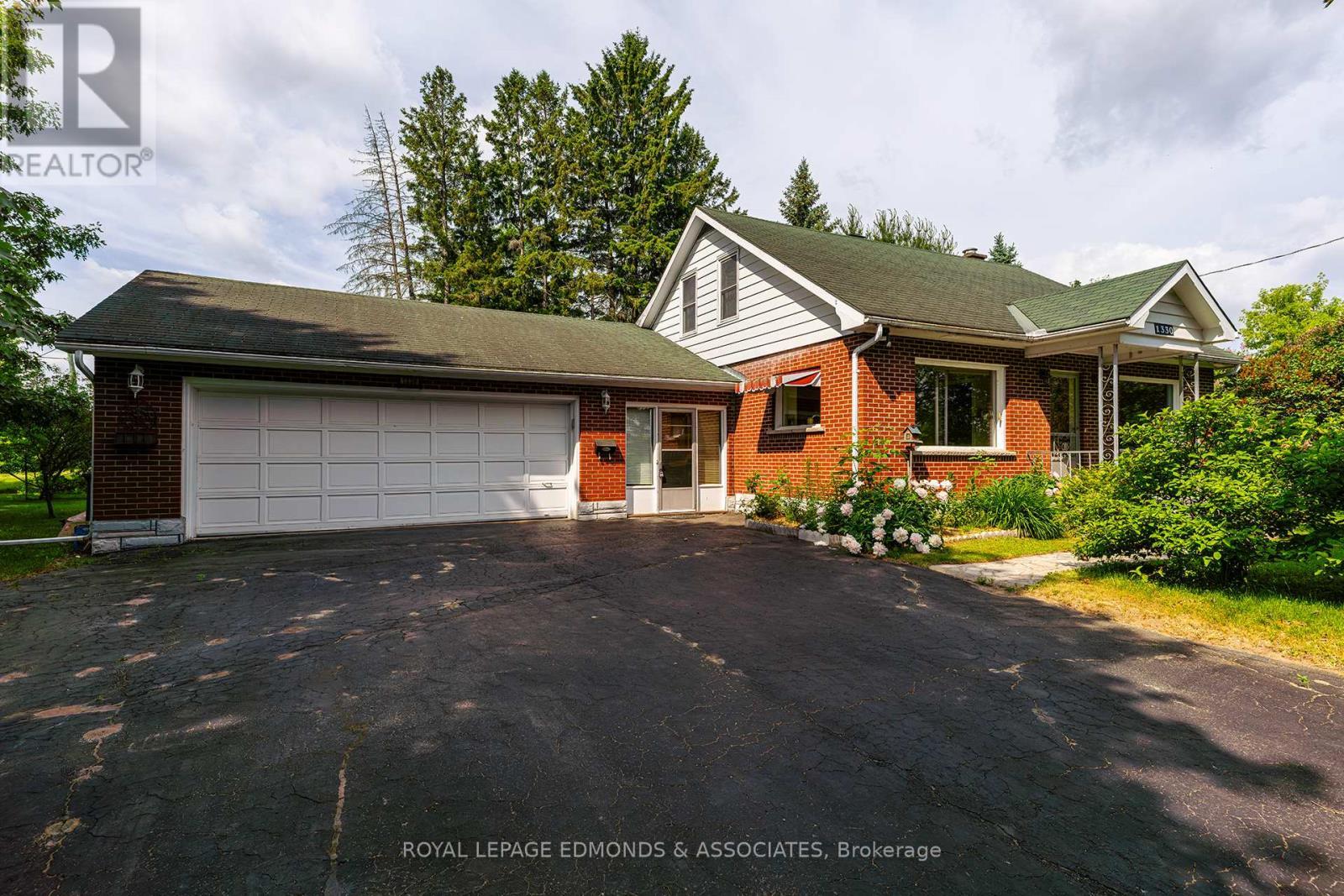 












1330 BLAKELY CRESCENT

,
Laurentian Valley,




Ontario
K8A7A1

