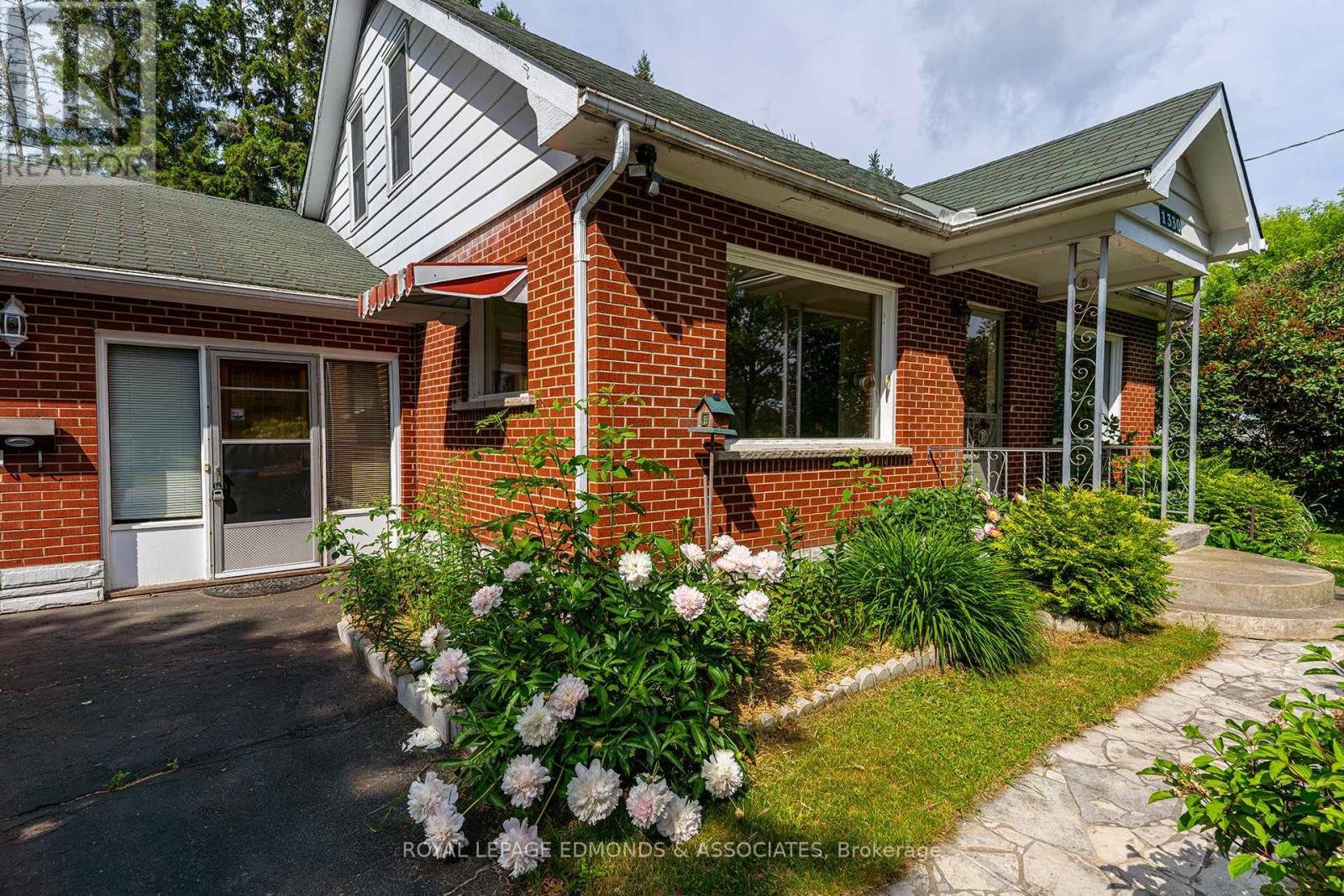 












1330 BLAKELY CRESCENT

,
Laurentian Valley,




Ontario
K8A7A1

