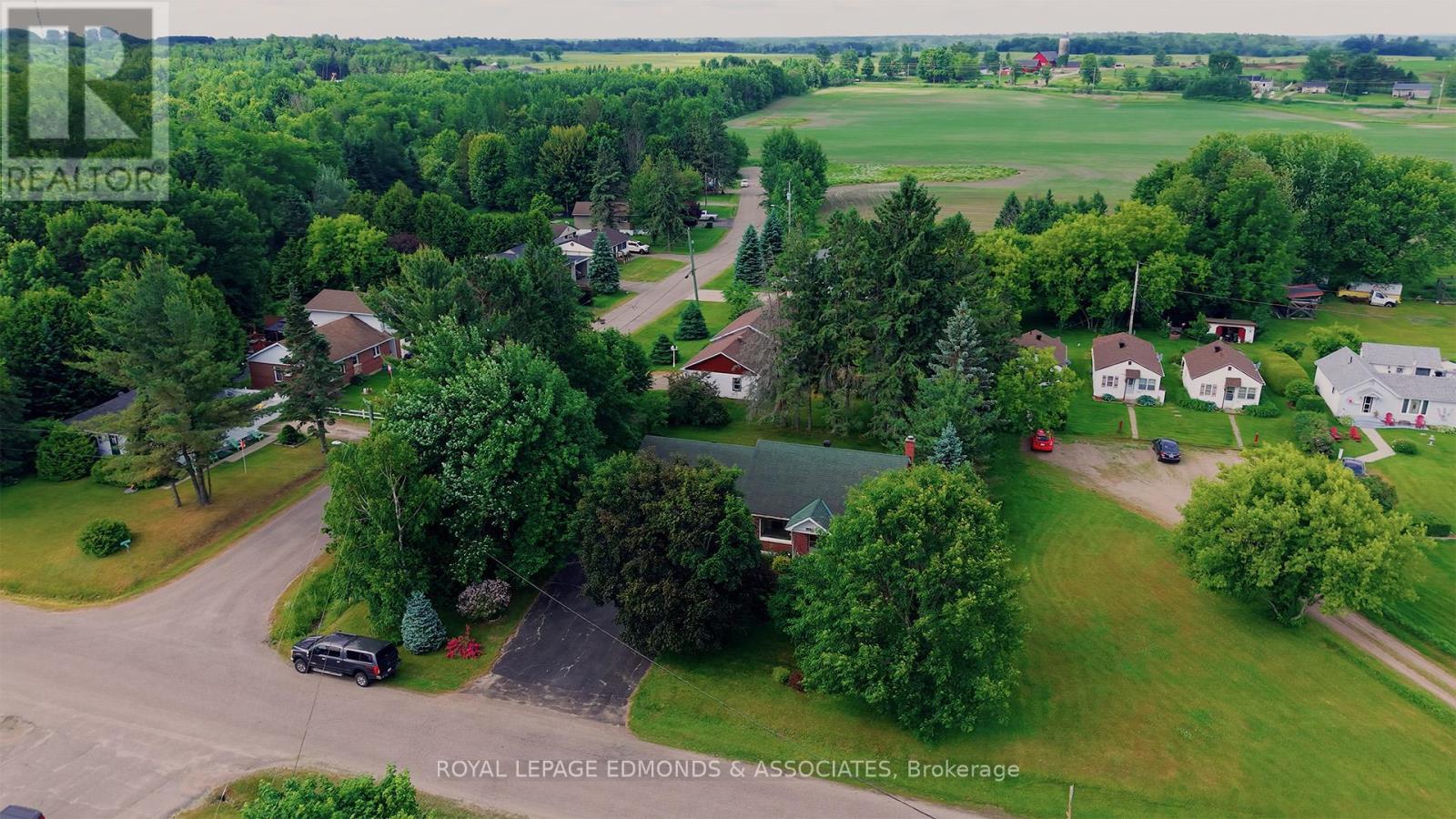 












1330 BLAKELY CRESCENT

,
Laurentian Valley,




Ontario
K8A7A1

