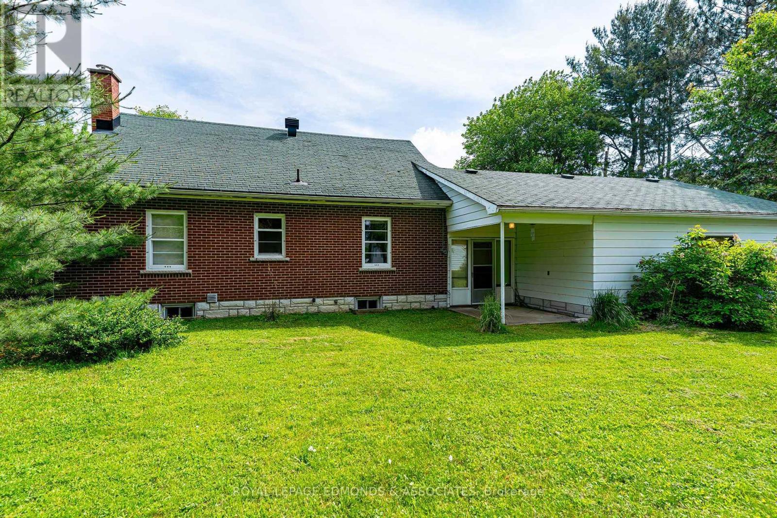 












1330 BLAKELY CRESCENT

,
Laurentian Valley,




Ontario
K8A7A1


