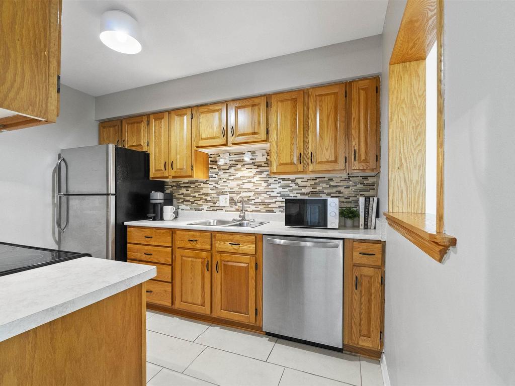 












204 159 Farnham Gate

,
Clayton Park,




NS
B3M 4A3

