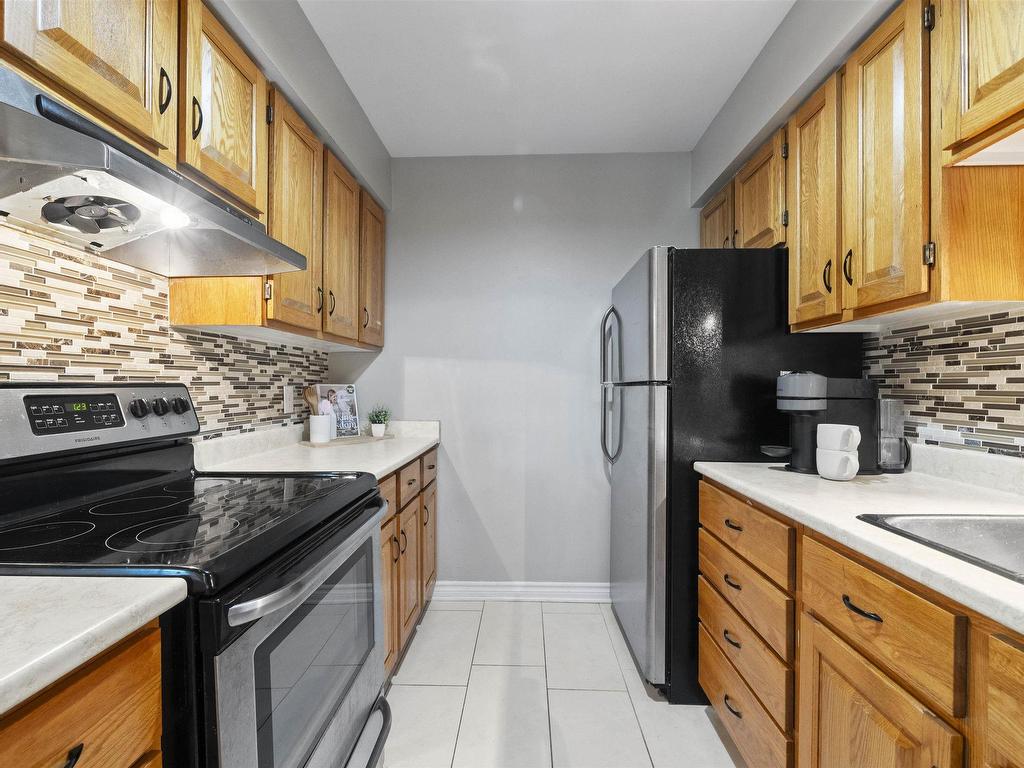 












204 159 Farnham Gate

,
Clayton Park,




NS
B3M 4A3

