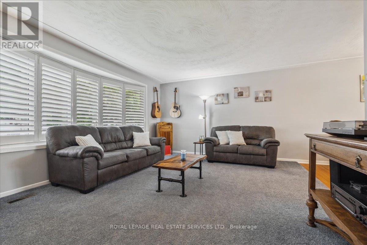 












355 HAMPTON HEATH ROAD

,
Burlington,




Ontario
L7L4R1

