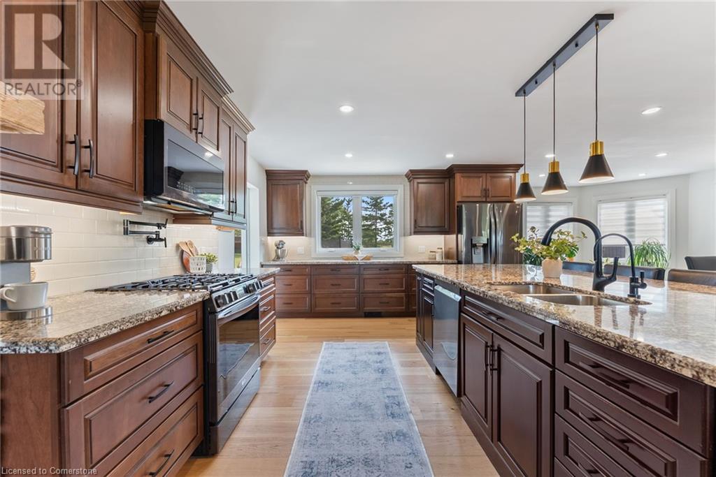 












6251 WALKERS Road

,
Glanbrook,




Ontario
L0R1W0

