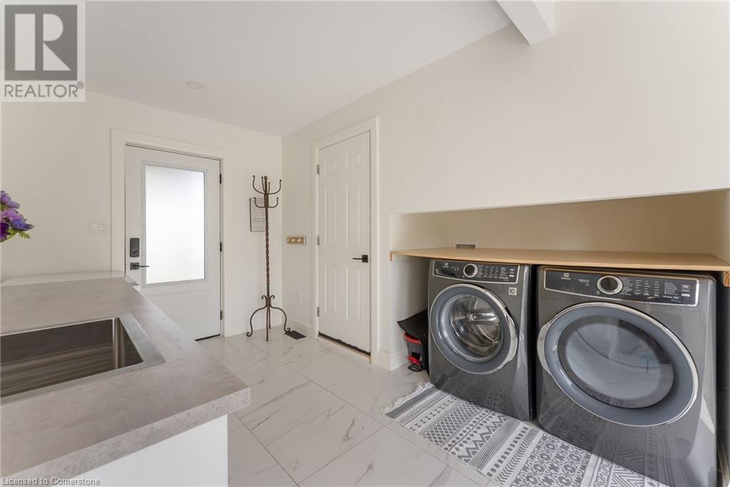 












6251 WALKERS Road

,
Glanbrook,




Ontario
L0R1W0

