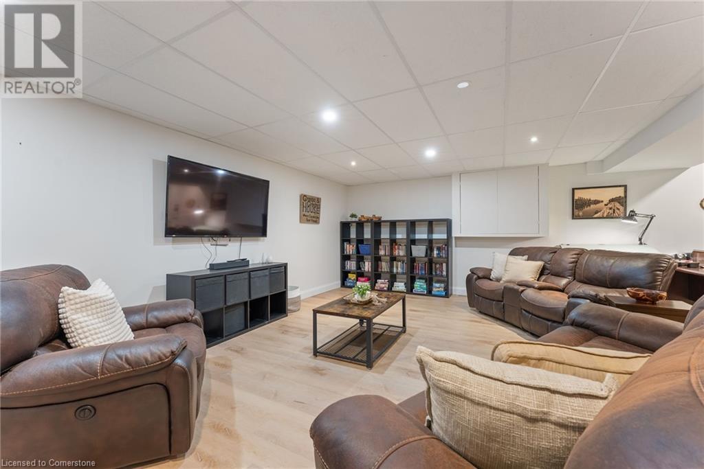 












6251 WALKERS Road

,
Glanbrook,




Ontario
L0R1W0

