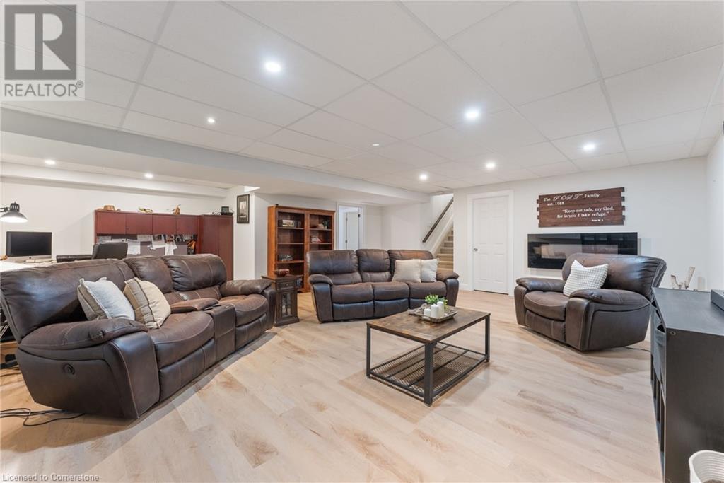 












6251 WALKERS Road

,
Glanbrook,




Ontario
L0R1W0


