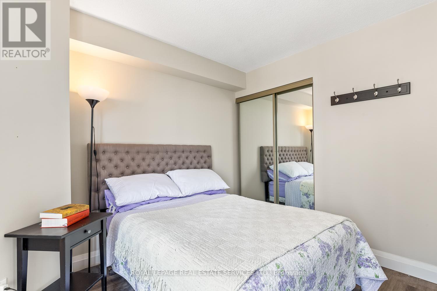 












1608 - 44 ST. JOSEPH STREET

,
Toronto,




Ontario
M4Y2W4

