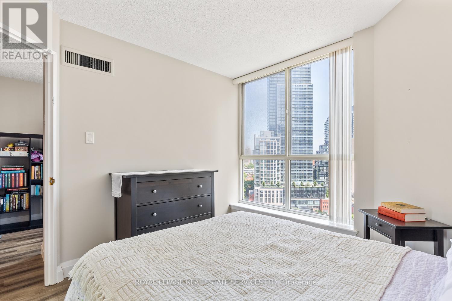 












1608 - 44 ST. JOSEPH STREET

,
Toronto,




Ontario
M4Y2W4


