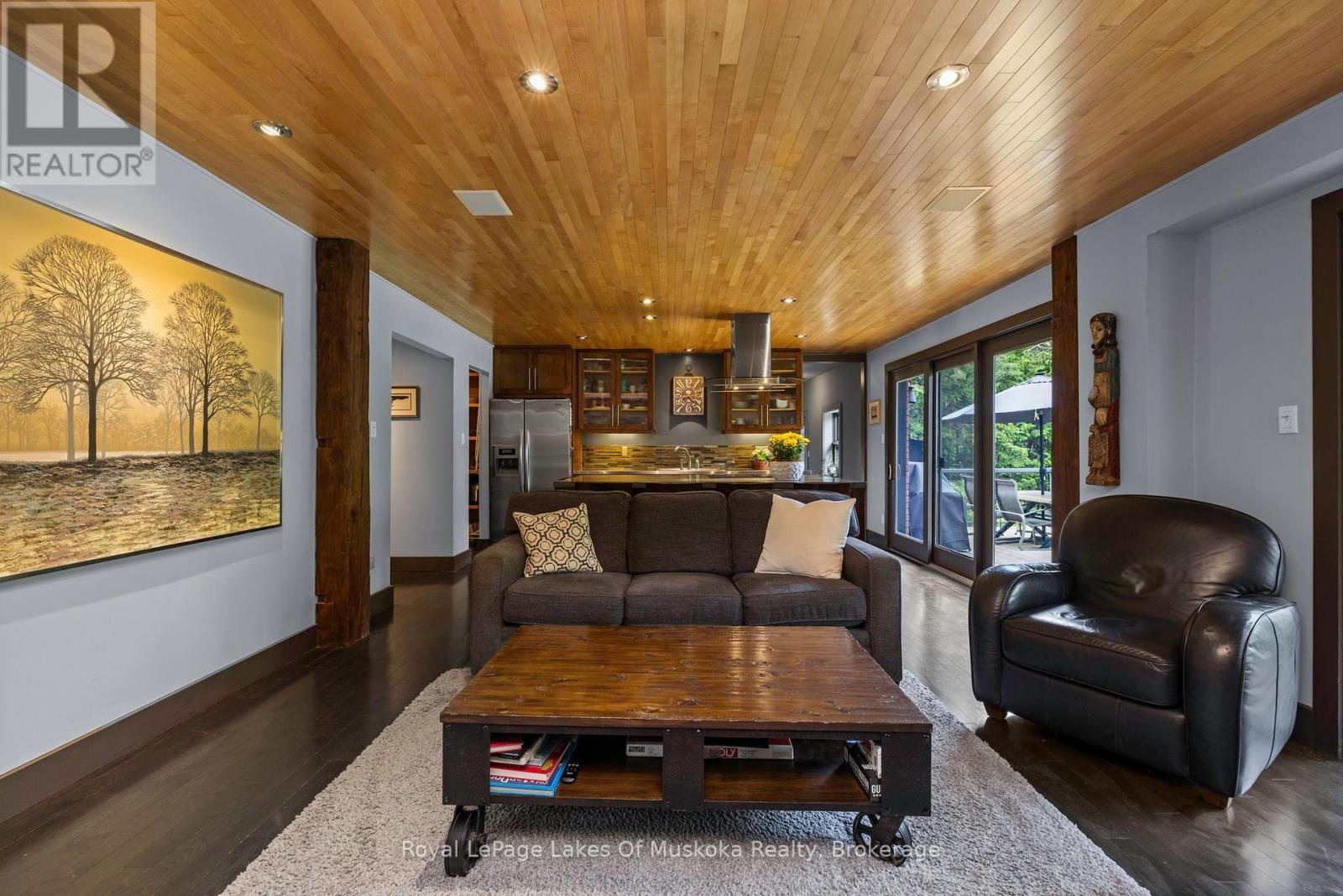 












31 CURLING ROAD

,
Bracebridge (Macaulay),




Ontario
P1L1M6

