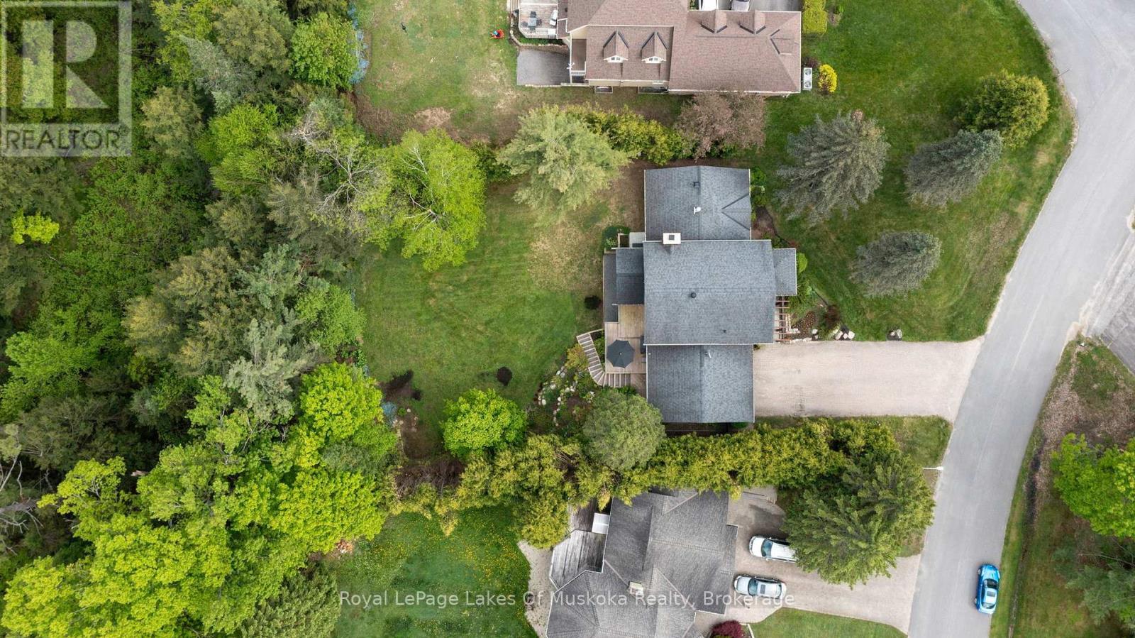 












31 CURLING ROAD

,
Bracebridge (Macaulay),




Ontario
P1L1M6

