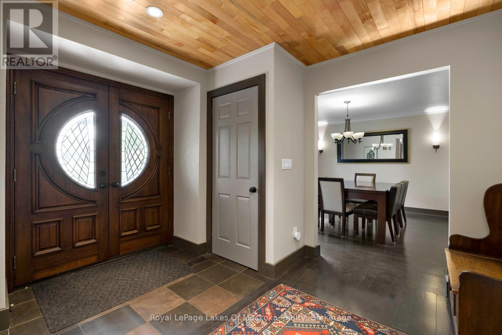 












31 CURLING ROAD

,
Bracebridge (Macaulay),




Ontario
P1L1M6

