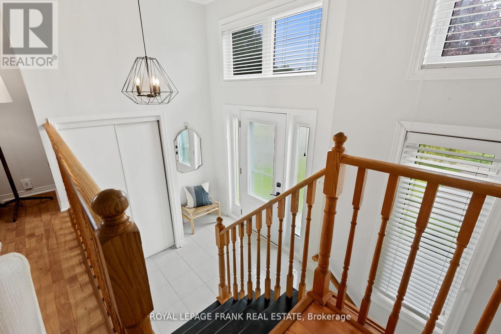 












95 CHAMPINE SQUARE

,
Clarington (Bowmanville),




Ontario
L1C4V9

