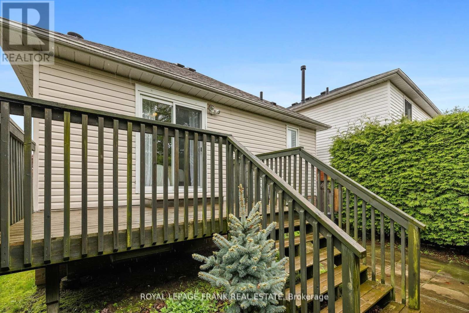 












95 CHAMPINE SQUARE

,
Clarington (Bowmanville),




Ontario
L1C4V9

