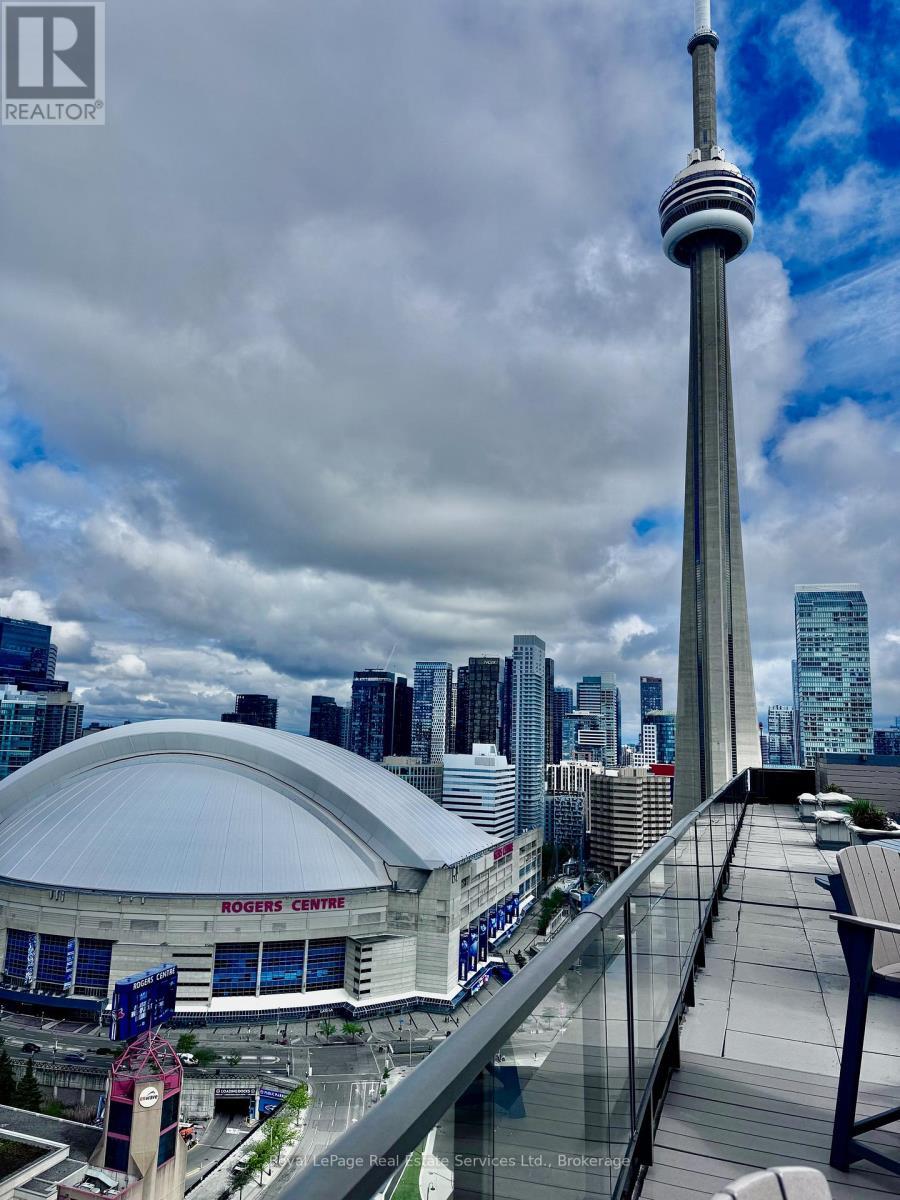 












1704 - 260 QUEENS QUAY W

,
Toronto (Waterfront Communities),




Ontario
M5J2N3

