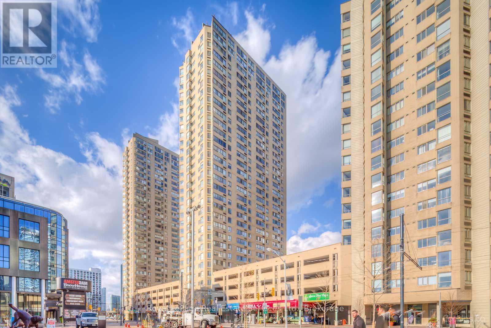 












1704 - 260 QUEENS QUAY W

,
Toronto (Waterfront Communities),




Ontario
M5J2N3

