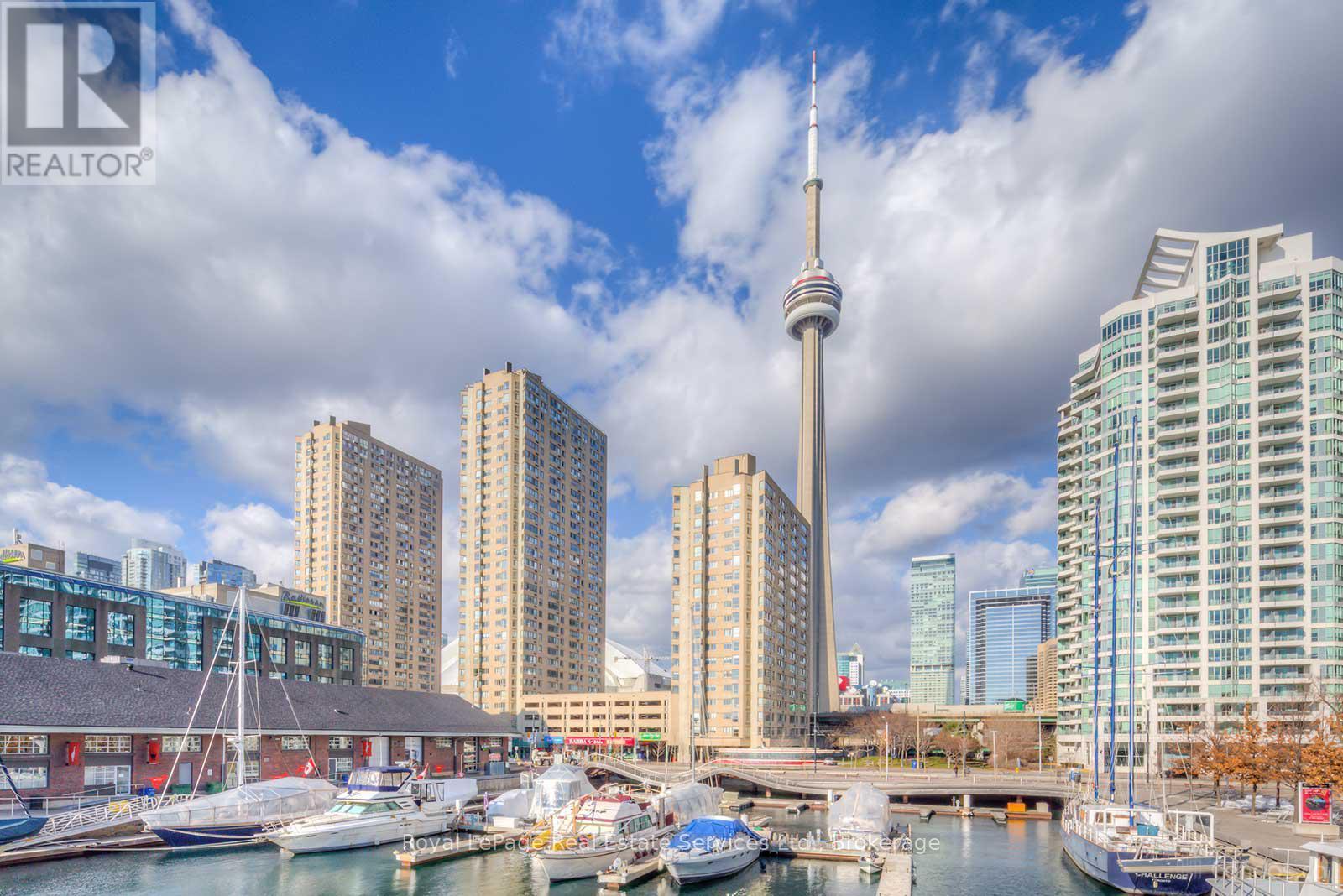 












1704 - 260 QUEENS QUAY W

,
Toronto (Waterfront Communities),




Ontario
M5J2N3

