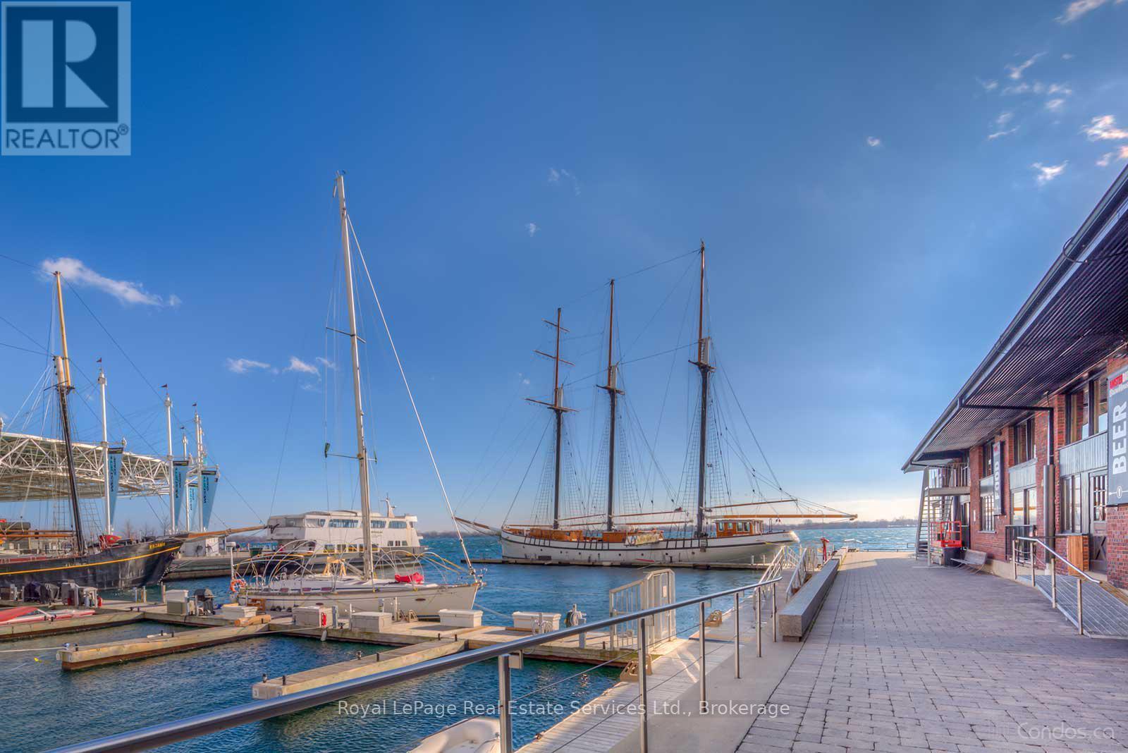 












1704 - 260 QUEENS QUAY W

,
Toronto (Waterfront Communities),




Ontario
M5J2N3

