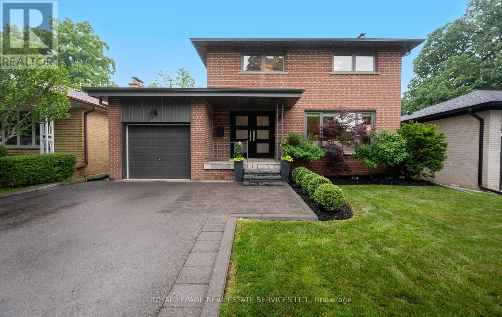 












25 MARKLAND DRIVE

,
Toronto,




Ontario
M9C1M8


