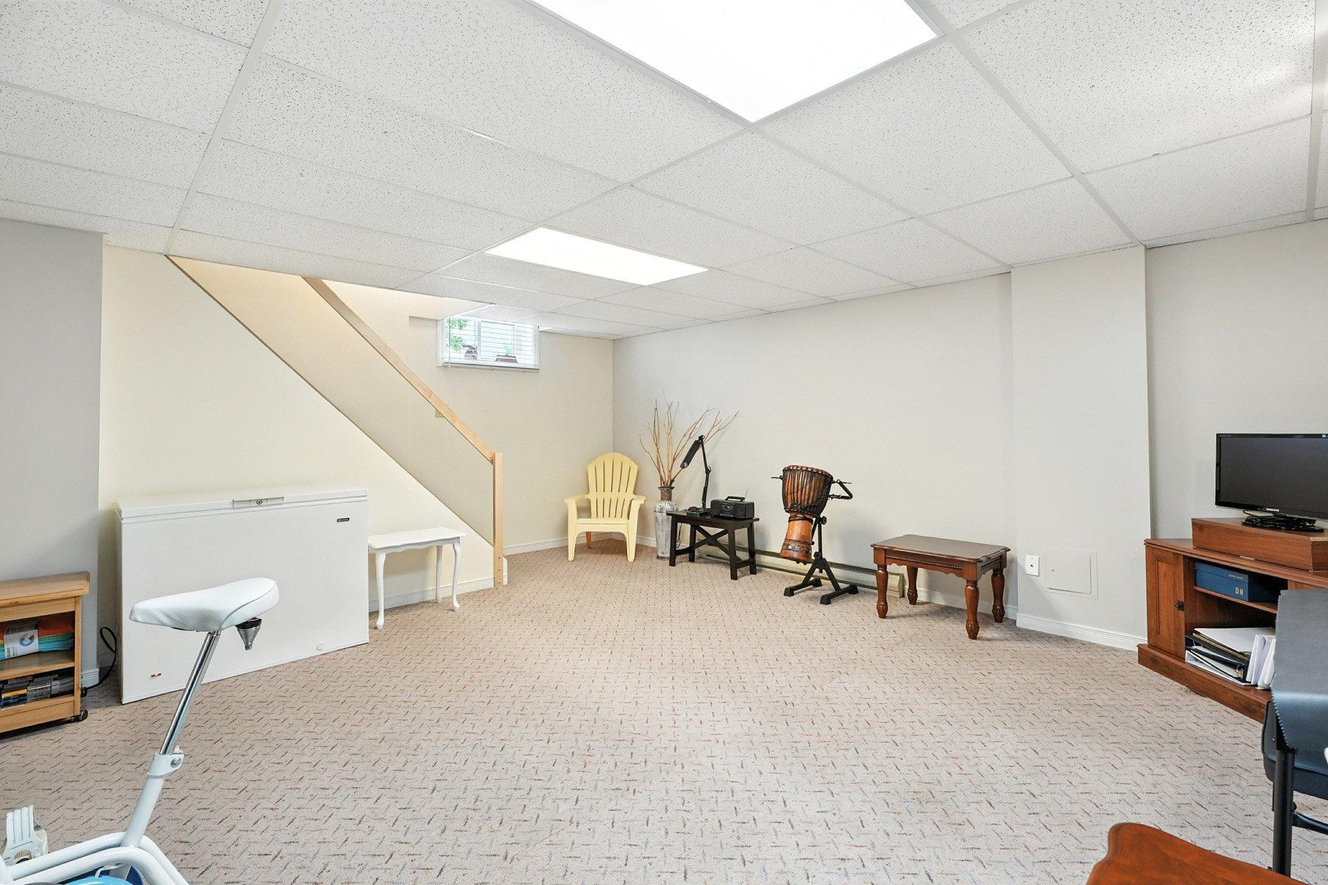 









251


Rue A.-Primeau

,
Gatineau (Gatineau),




QC
J8R2H4

